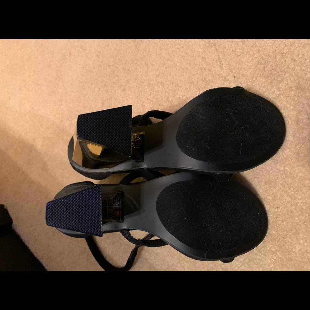 Heels - Picture 4 of 5